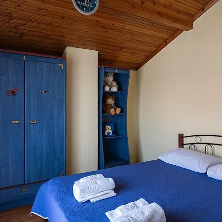 Olimpiaki Akti 2-floor Family With A View